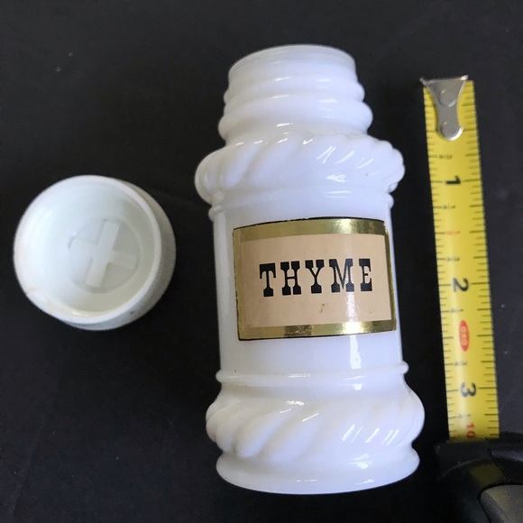 5 Milk Glass Spice Jars - Picture 4 of 12